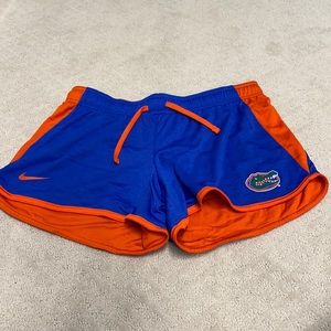 Nike shorts women size medium